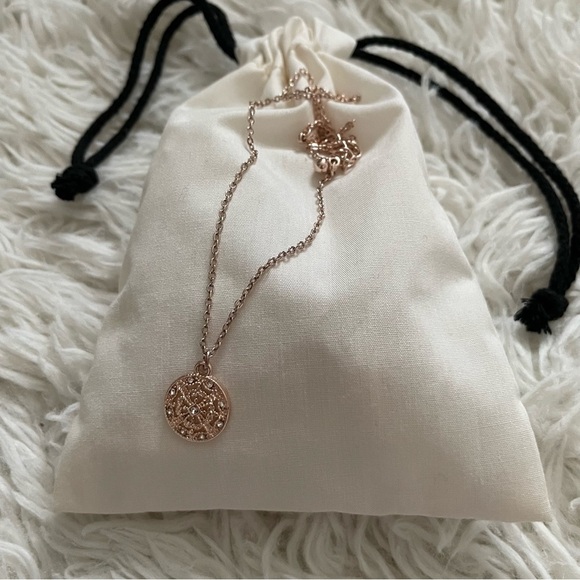 3/$25 Rose Gold Necklace - Picture 1 of 3